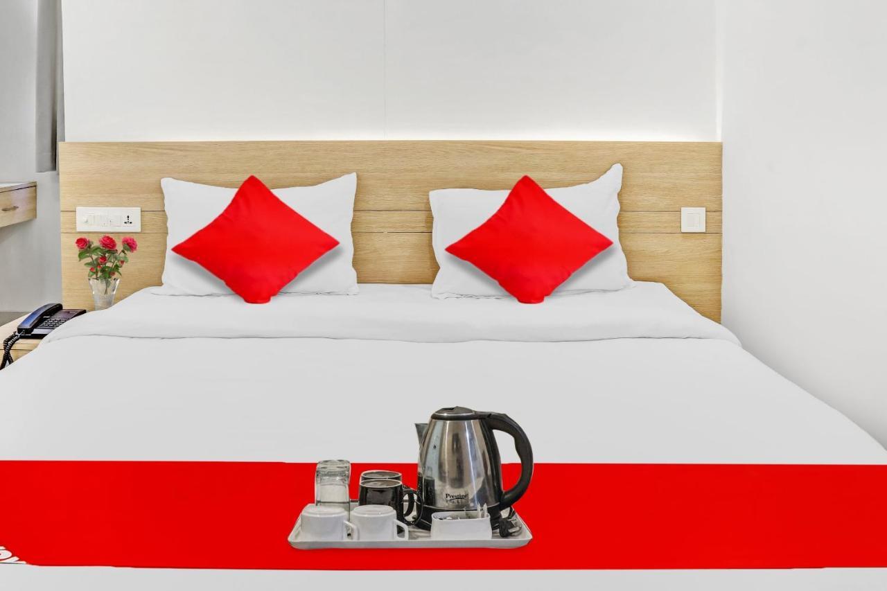 Oyo Flagship Hotel Bluemoon Warangal Esterno foto
