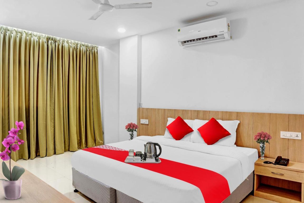 Oyo Flagship Hotel Bluemoon Warangal Esterno foto