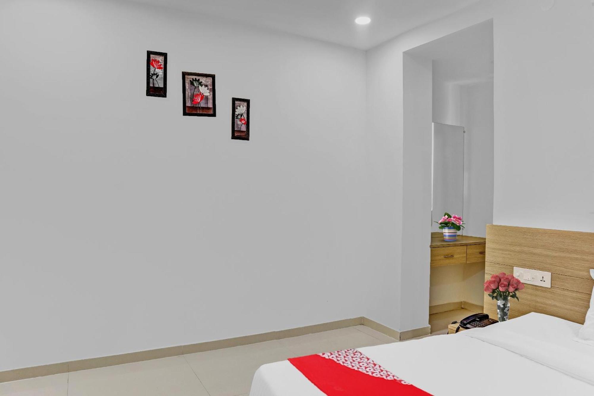 Oyo Flagship Hotel Bluemoon Warangal Esterno foto
