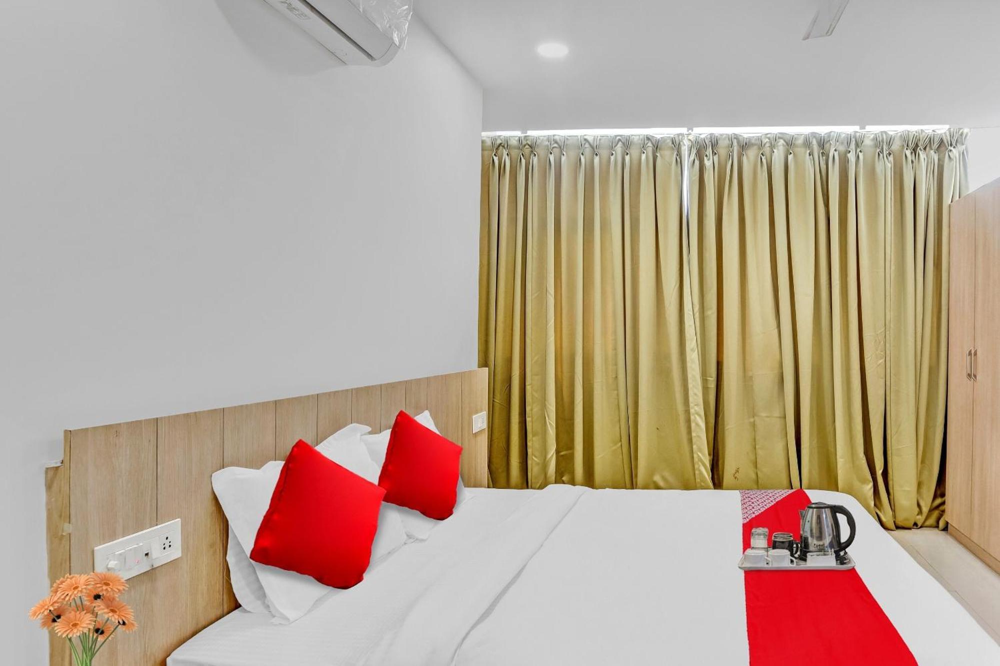 Oyo Flagship Hotel Bluemoon Warangal Esterno foto